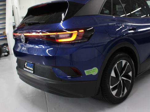 Used 2022 Volkswagen ID.4 Pro S image 8