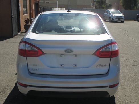 Used 2015 Ford Fiesta SE image 10