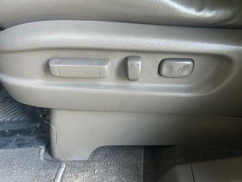 Used 2013 Honda Odyssey Touring Elite image 24