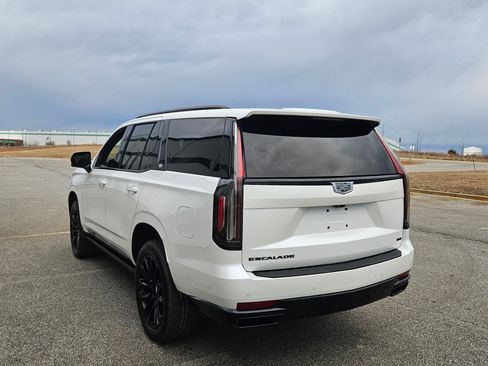 Used 2022 Cadillac Escalade Sport image 3