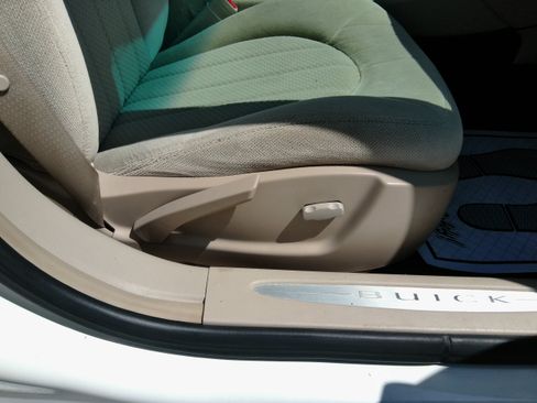 Used 2008 Buick Lucerne CX FWD image 30