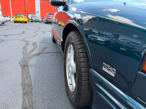 Used 1995 Oldsmobile Cutlass Supreme Convertible FWD image 51