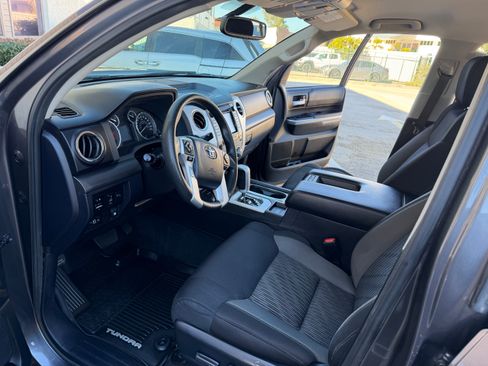Used 2017 Toyota Tundra SR5 image 15