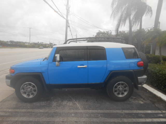 Used 2007 Toyota FJ Cruiser 2WD image 2