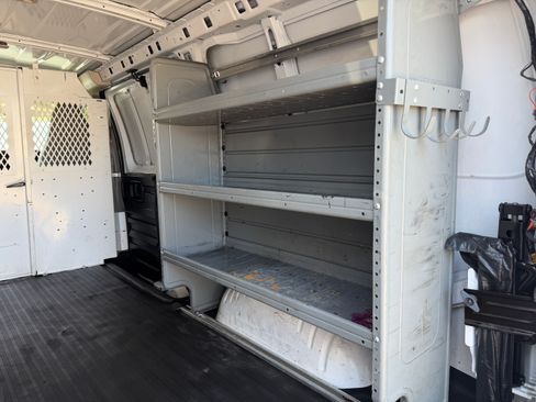 Used 2022 Chevrolet Express 3500 UNAVAIL RWD image 9