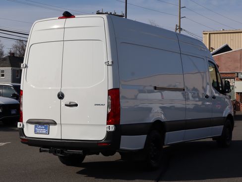 Used 2022 Mercedes-Benz Sprinter 3500 image 7