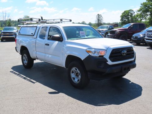 Used 2019 Toyota Tacoma 2WD Access Cab image 7