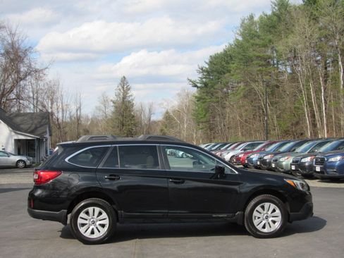 Used 2016 Subaru Outback 2.5i Premium image 9