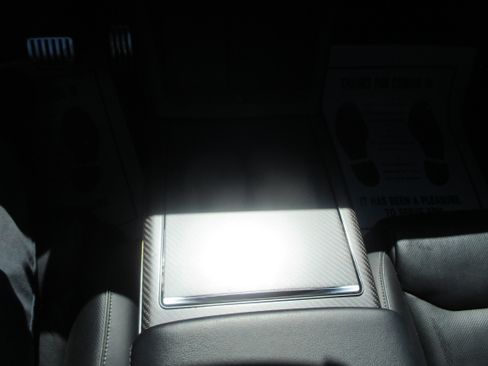 Used 2022 Tesla Model X Plaid image 13