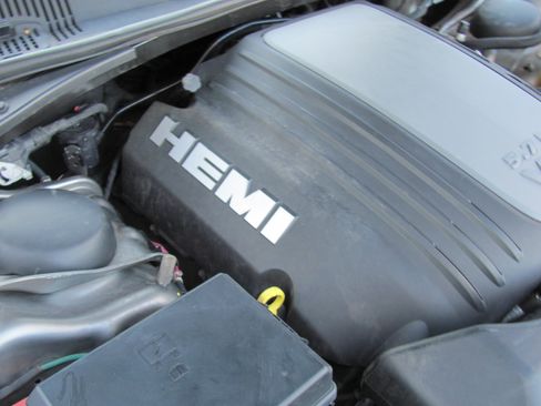 Used 2012 Dodge Challenger R/T image 12