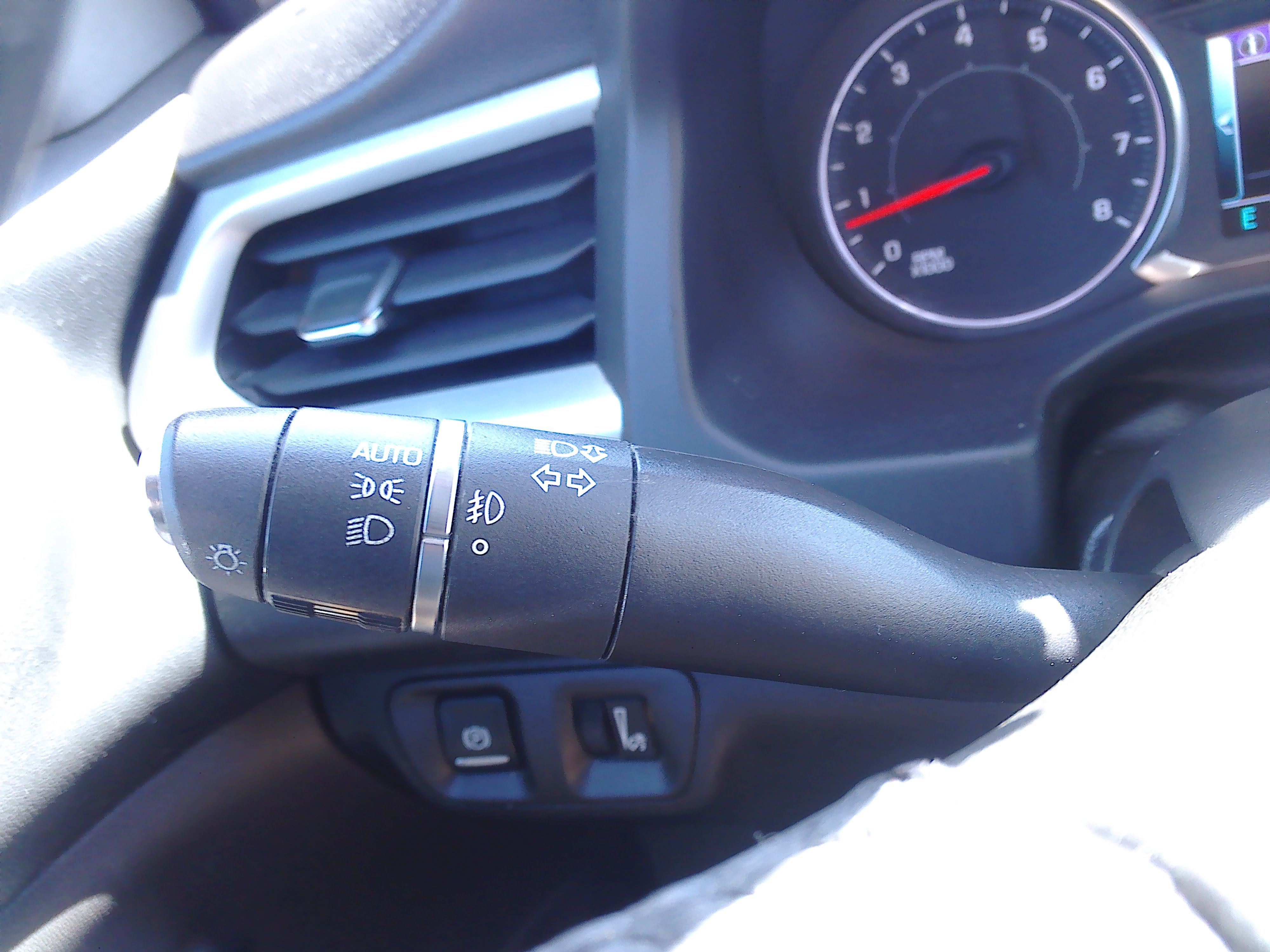 Used 2017 GMC Acadia SLE FWD image 30