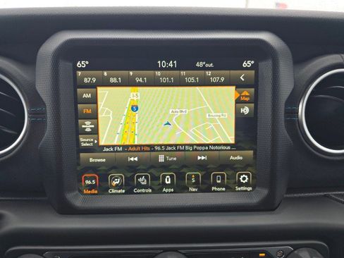 Used 2022 Jeep Wrangler Unlimited Rubicon 4xe image 32