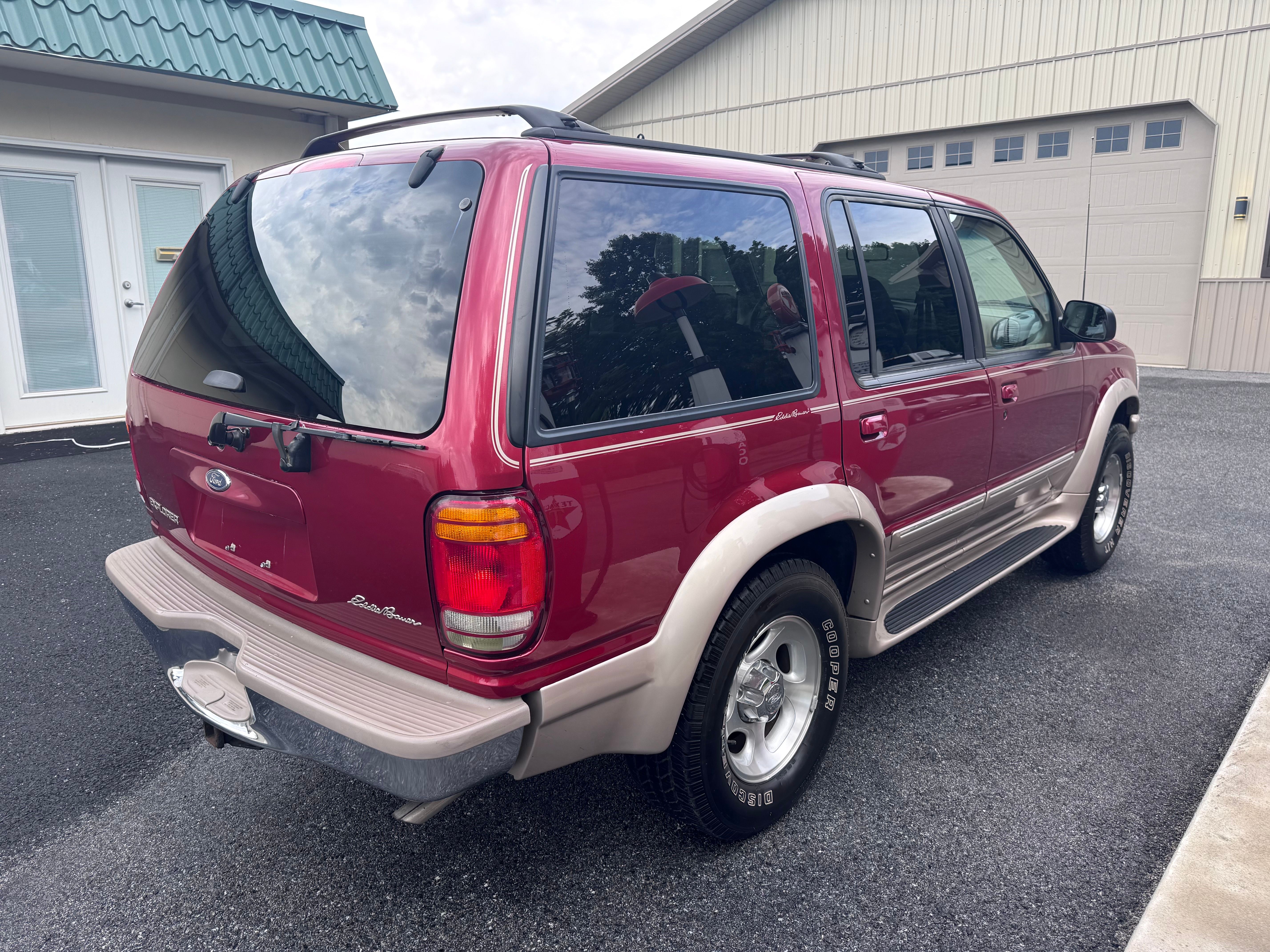 Used 1998 Ford Explorer 4WD Eddie Bauer image 5