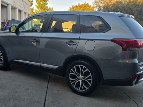 Used 2016 Mitsubishi Outlander ES image 11