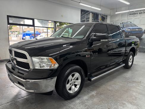 Used 2020 RAM 1500 Classic SLT image 2