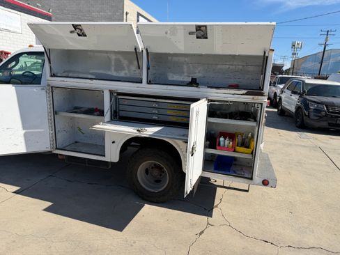 Used 2003 Ford F350 4x4 Regular Cab DRW Super Duty image 8