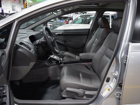 Used 2010 Honda Civic EX-L image 17