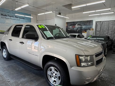 Used 2008 Chevrolet Avalanche 2WD image 11
