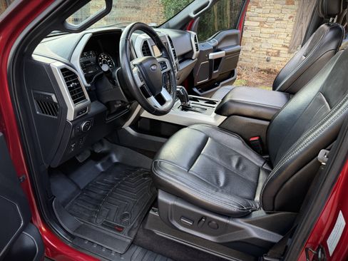 Used 2019 Ford F150 Lariat image 23