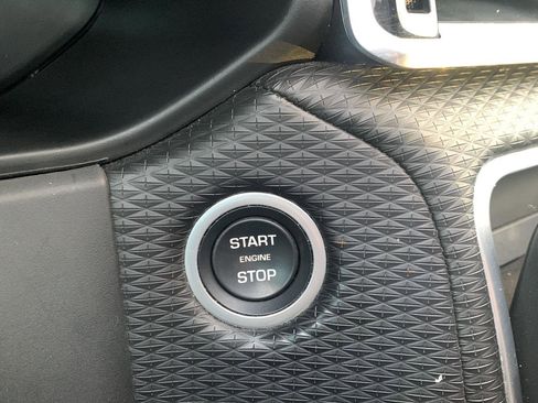 Used 2018 Land Rover Range Rover Velar S image 26