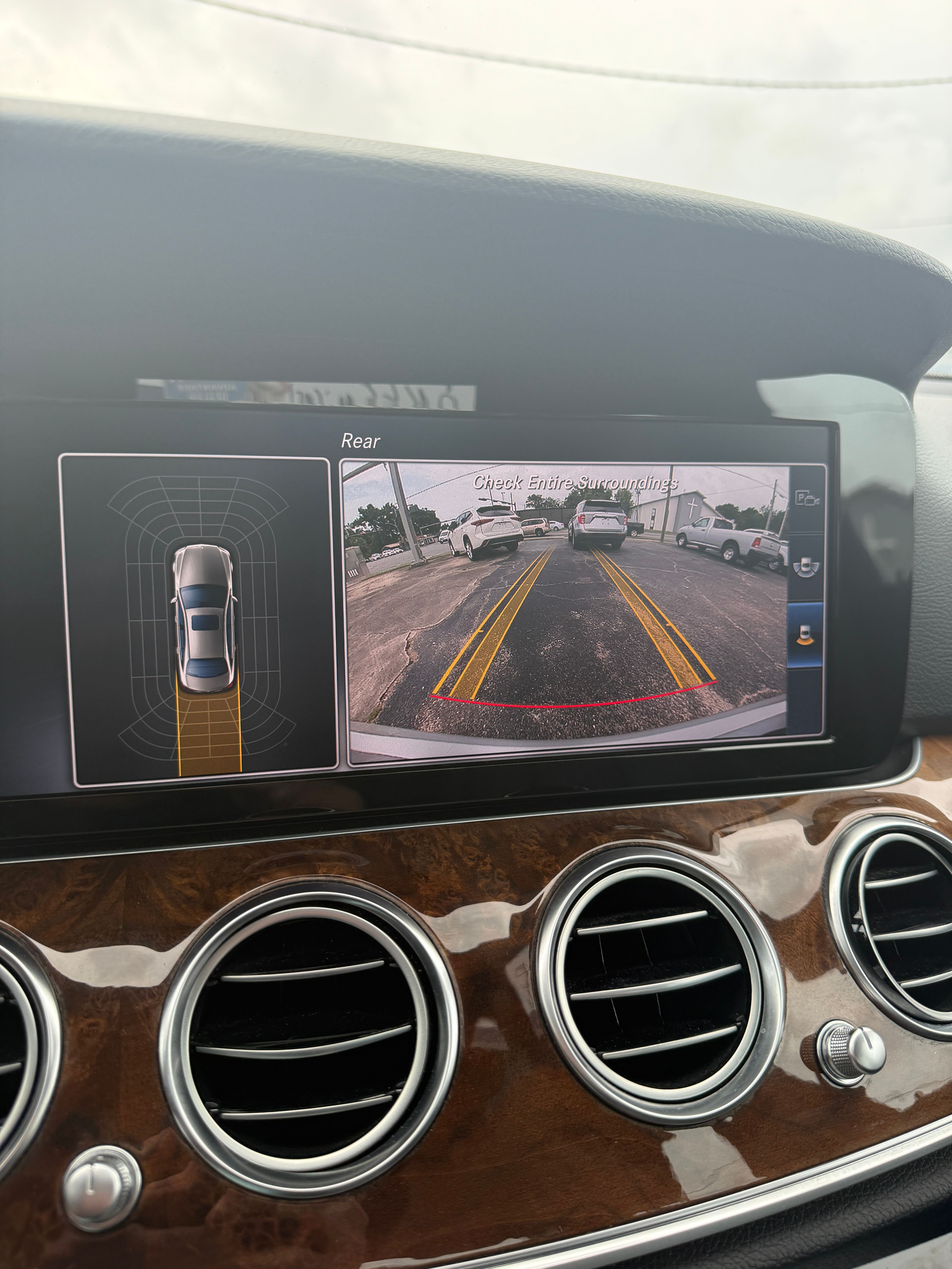 Used 2017 Mercedes-Benz E 300 4MATIC image 11