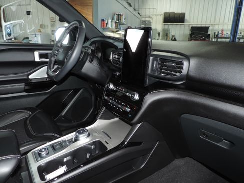 Used 2023 Ford Explorer 4WD ST image 25