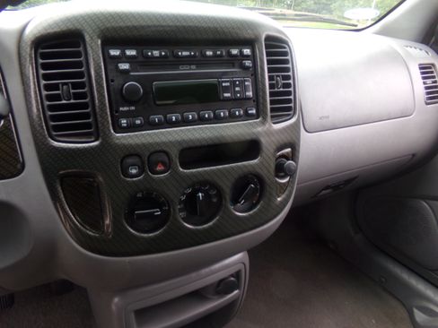 Used 2002 Ford Escape XLT image 11