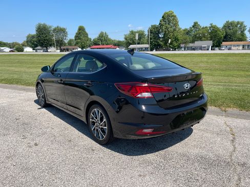 Used 2019 Hyundai Elantra Limited image 3