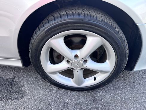 Used 2005 Mercedes-Benz CLK 320 image 13