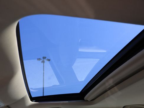 Used 2015 Toyota Avalon Limited image 33