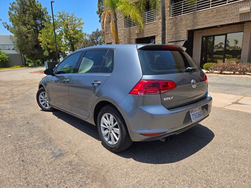 Used 2016 Volkswagen Golf image 3