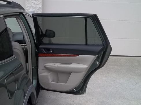Used 2011 Subaru Outback 3.6R Limited AWD/4WD image 20