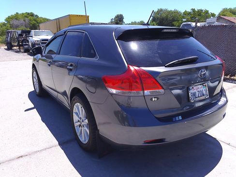 Used 2010 Toyota Venza AWD image 3