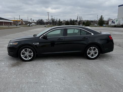 Used 2015 Ford Taurus SEL image 6
