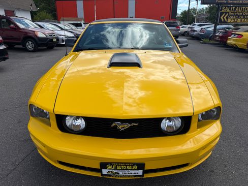 Used 2006 Ford Mustang GT Premium Convertible RWD image 32