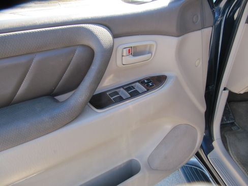 Used 2000 Toyota Land Cruiser image 15