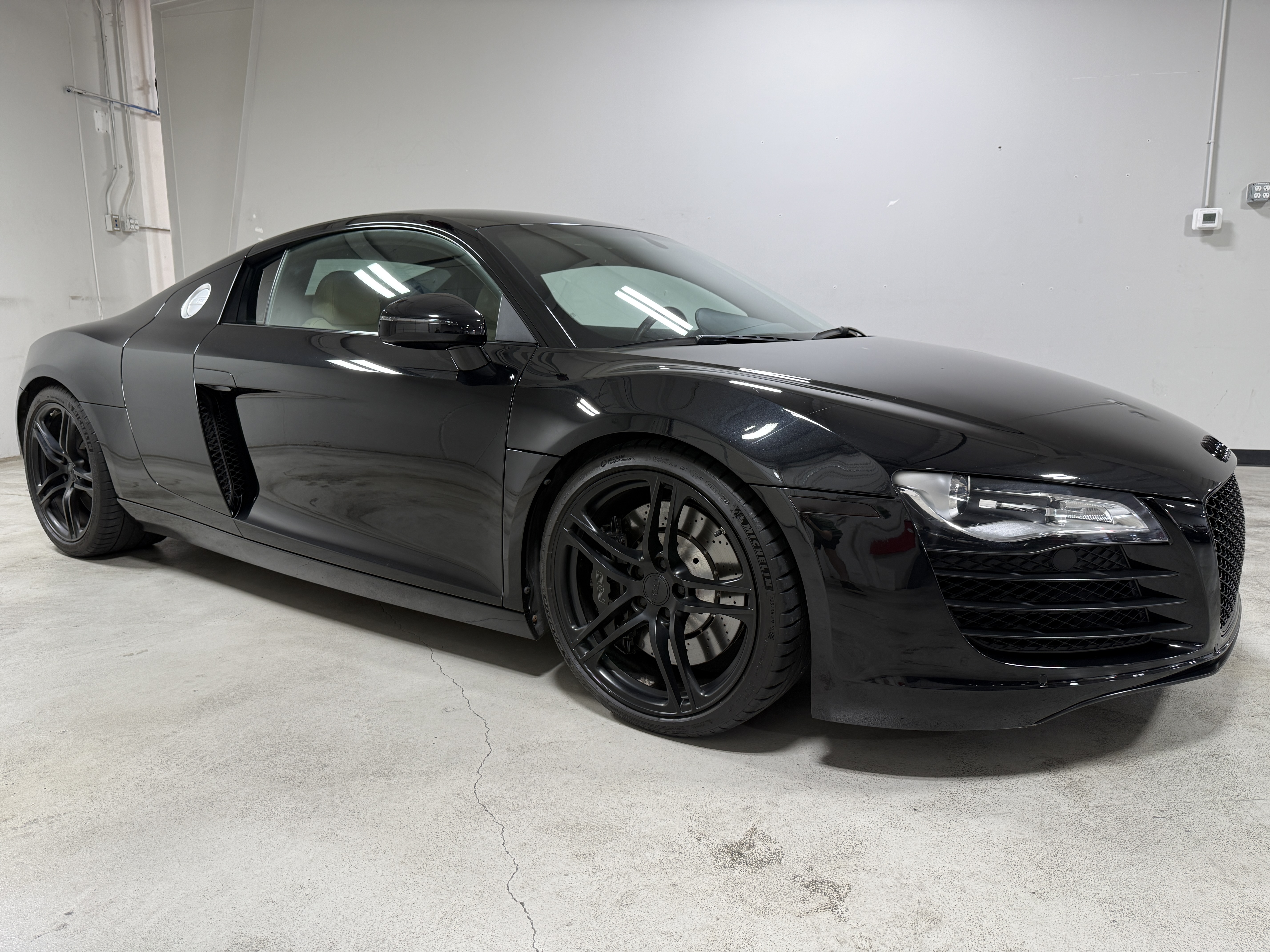 Used 2009 Audi R8 4.2 Coupe AWD/4WD image 2
