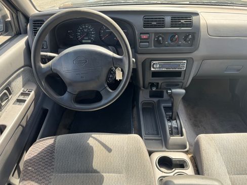 Used 2000 Nissan Frontier image 22