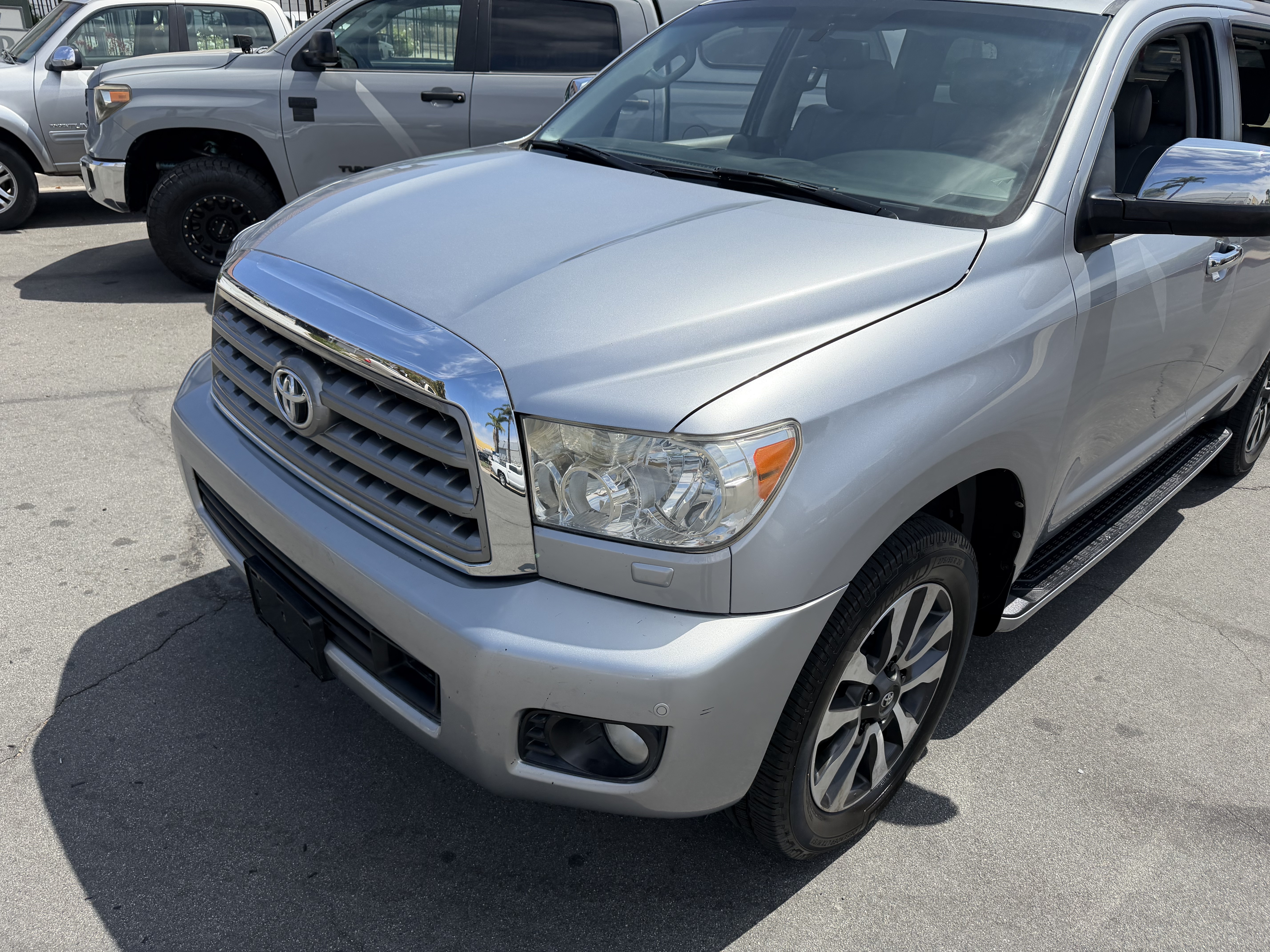 Used 2013 Toyota Sequoia Platinum AWD/4WD image 9