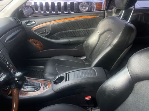 Used 2009 Mercedes-Benz CLK 350 image 8