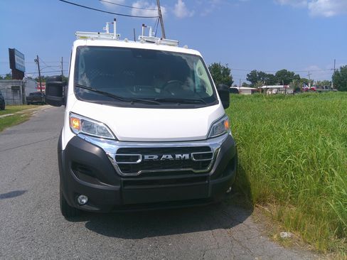 Used 2025 RAM ProMaster 2500 136 FWD image 5