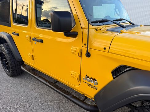 Used 2019 Jeep Wrangler 4WD Unlimited Sport image 40