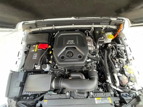 Used 2022 Jeep Wrangler Unlimited Rubicon 4xe image 16