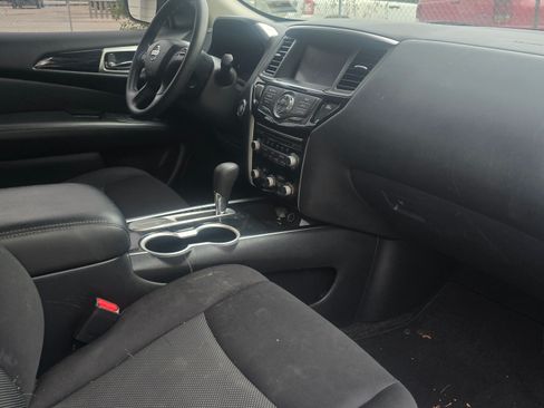 Used 2019 Nissan Pathfinder S image 9