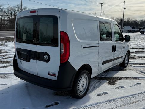 Used 2021 RAM ProMaster City Tradesman image 3