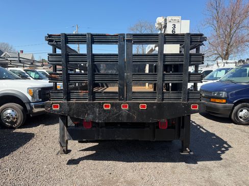 Used 2005 Ford F550 image 4