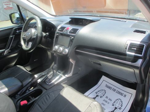 Used 2018 Subaru Forester 2.5i Touring AWD/4WD image 3