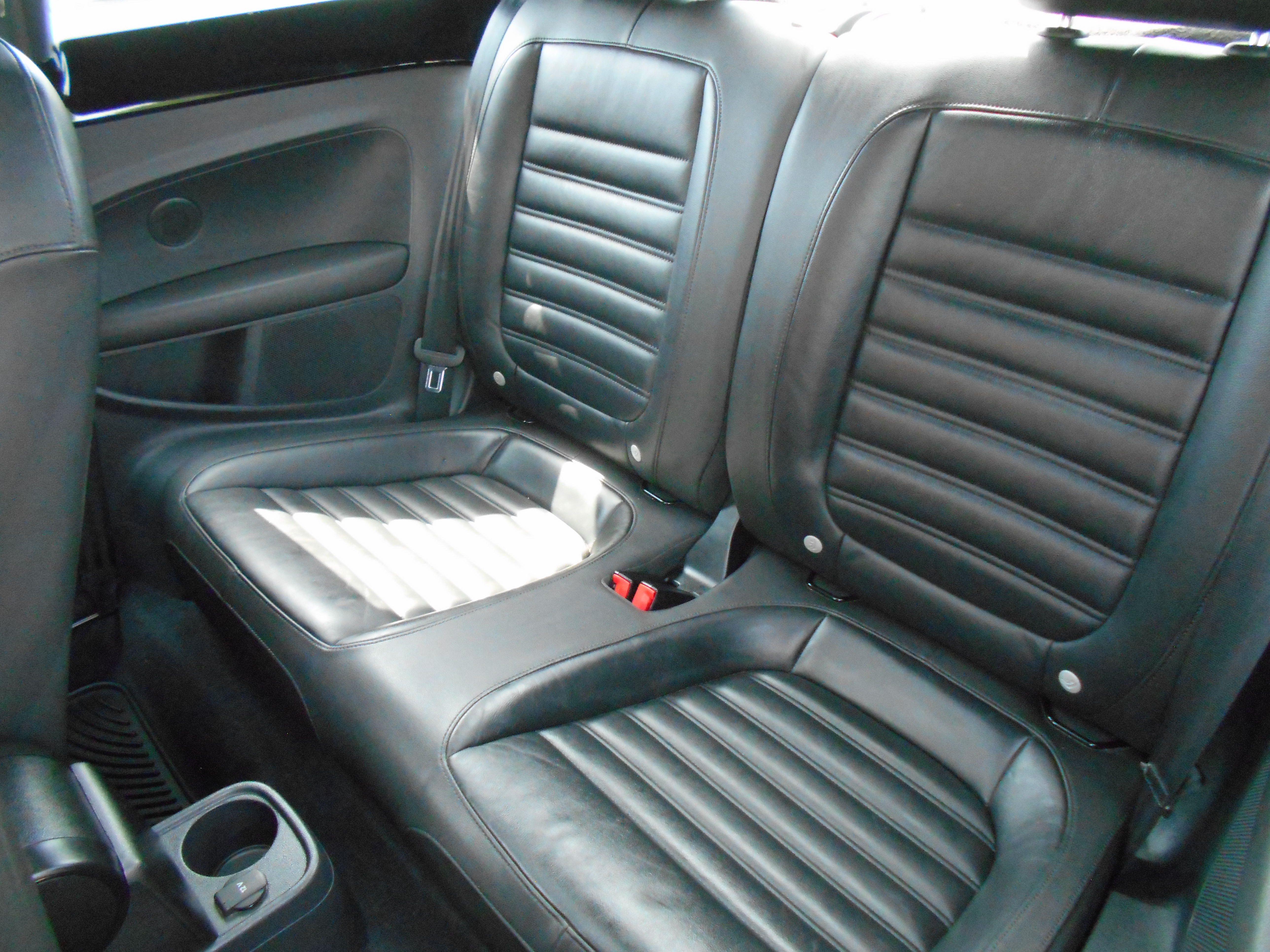 Used 2013 Volkswagen Beetle Turbo Coupe FWD image 8