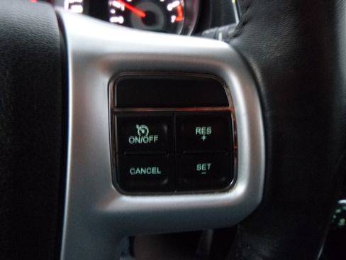Used 2014 Chrysler 200 Limited image 18