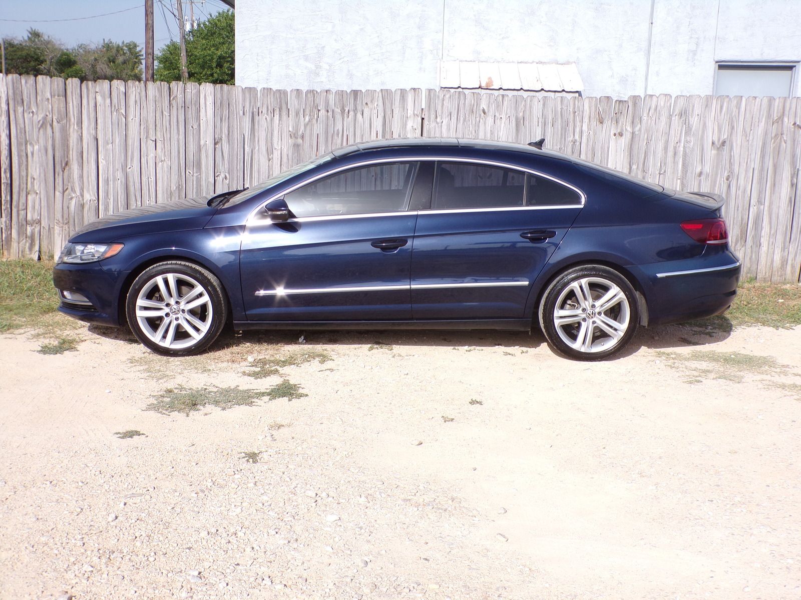 Used 2014 Volkswagen CC Executive FWD image 2